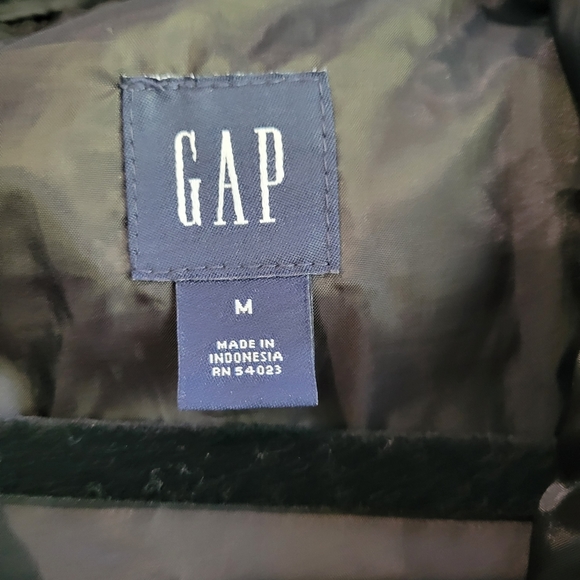 Gap cropped vest with detachable fur - Picture 3 of 4